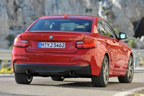 В сети появились официальные фото BMW M235i 