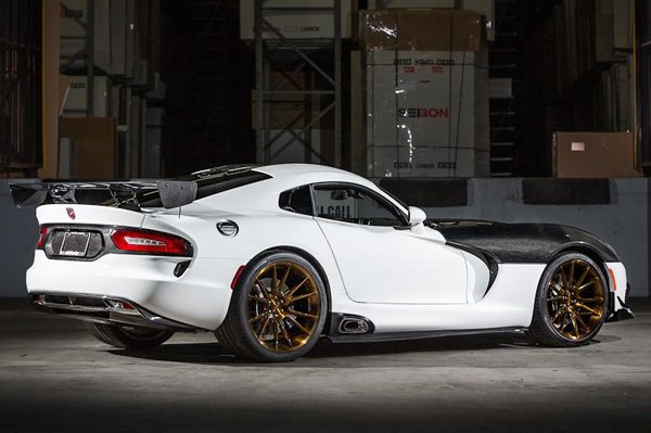 Vivid Racing построил уникальный SRT Viper 2013 