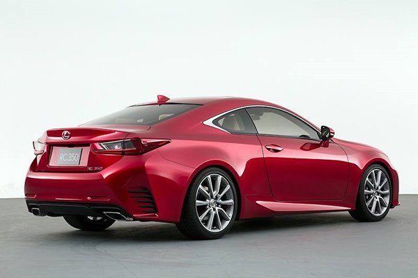 Lexus рассекретил внешность модели RC Coupe