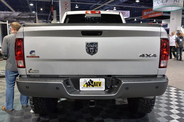 SEMA 2013: Ram 2500 Crew Cab от AEV