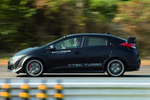 Honda показала снимки прототипа Civic Type R 2015