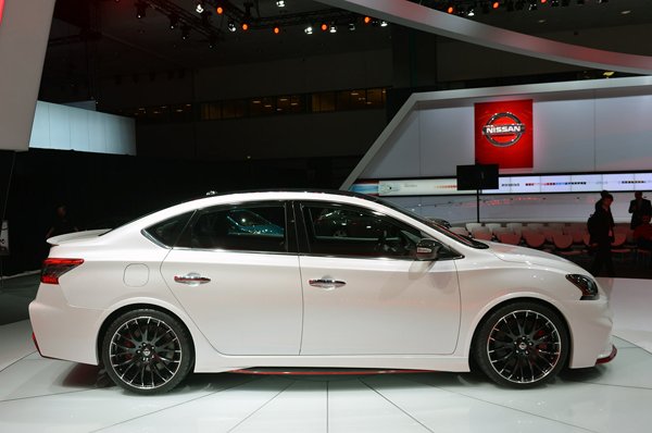 Лос-Анджелес 2013: Nissan Sentra Nismo