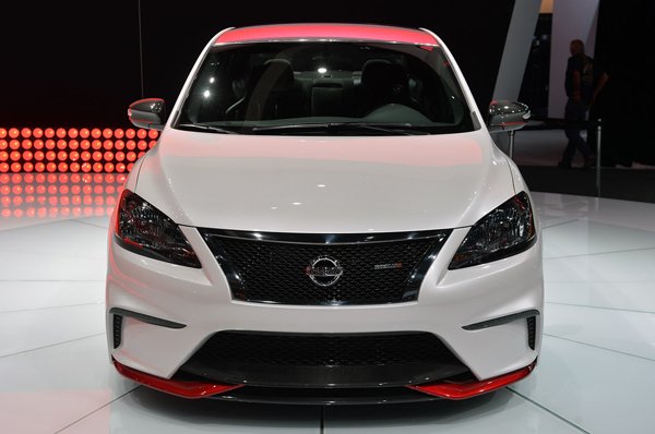 Лос-Анджелес 2013: Nissan Sentra Nismo