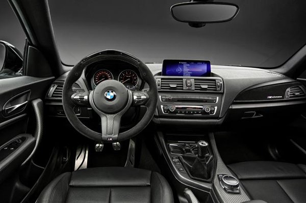 BMW 2-Series Coupe получил пакет M Performance