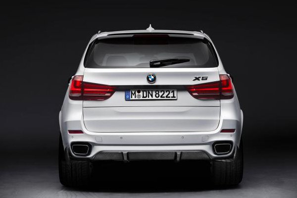 BMW X5 обрел спорт-пакет M Performance