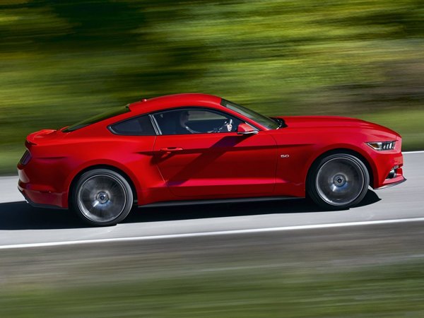 Ford рассекретил новый Mustang 2015 года