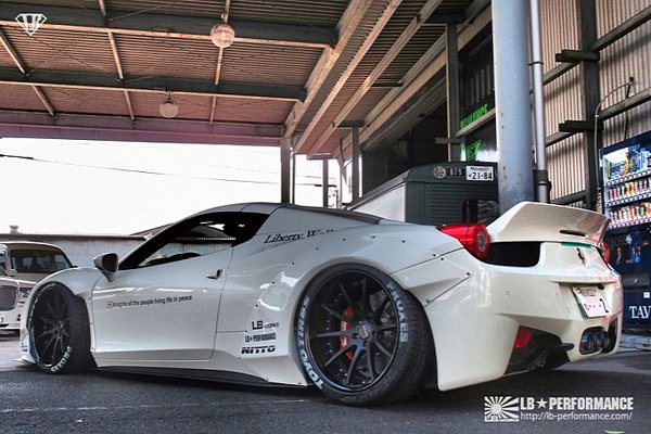 Ferrari 458 Spider в обвесе Liberty Walk