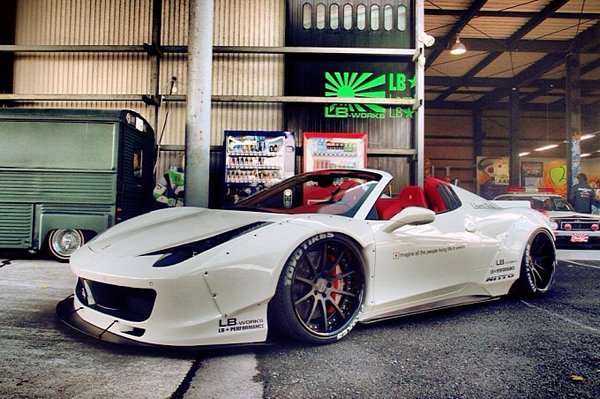 Ferrari 458 Spider в обвесе Liberty Walk