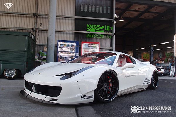 Ferrari 458 Spider в обвесе Liberty Walk