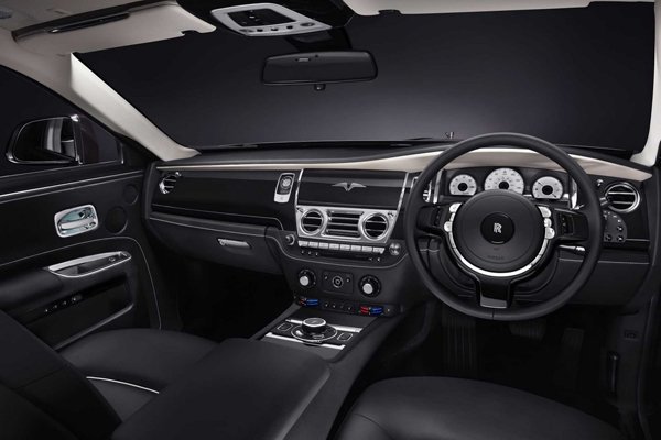 Rolls-Royce представил Ghost V-Specification