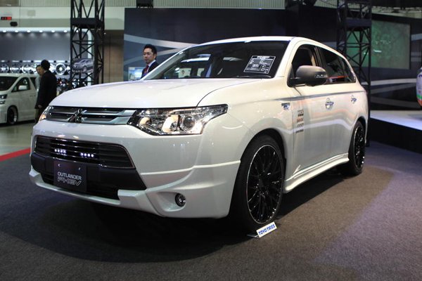 Токио 2014: Mitsubishi Outlander PHEV City Cruiser