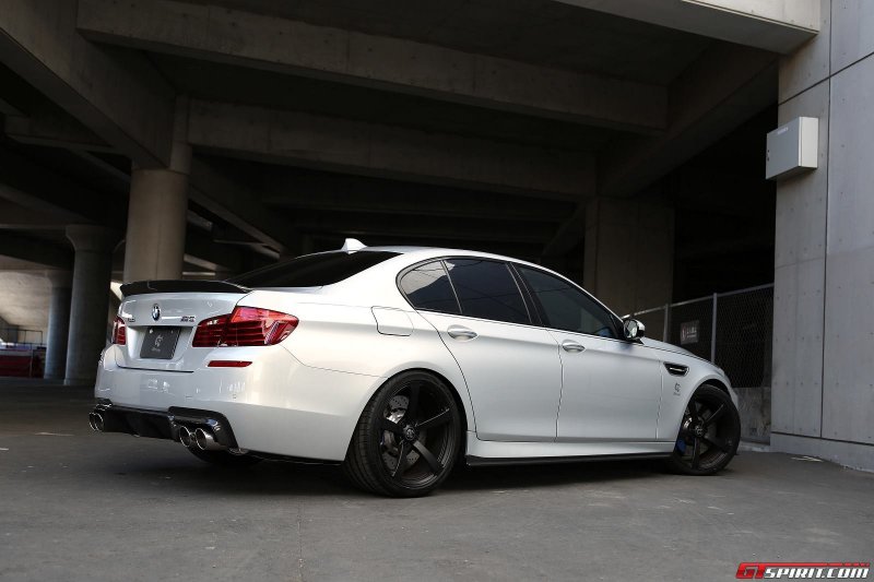 BMW M5 (F10) Moonstone в обвесе 3D Design