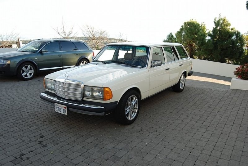 Mercedes E-Class W123 с 5,7-литровым двигателем V8 