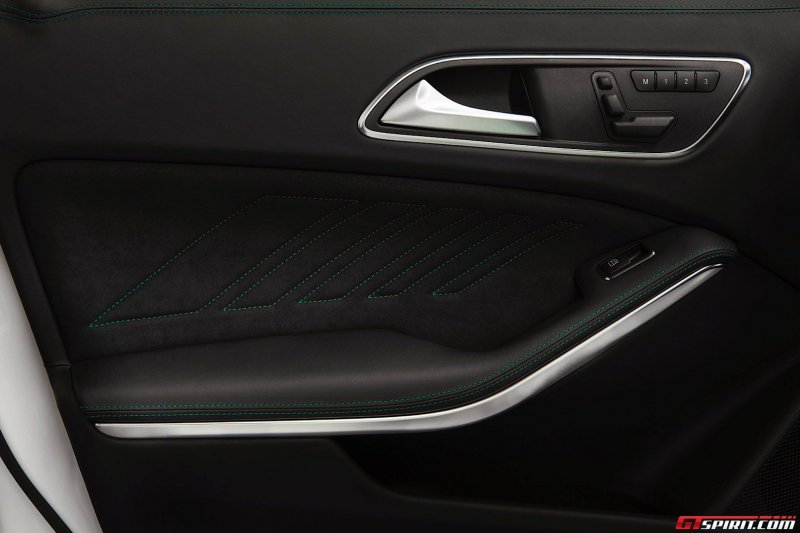 Mercedes-Benz представил A45 AMG Petronas Green Edition