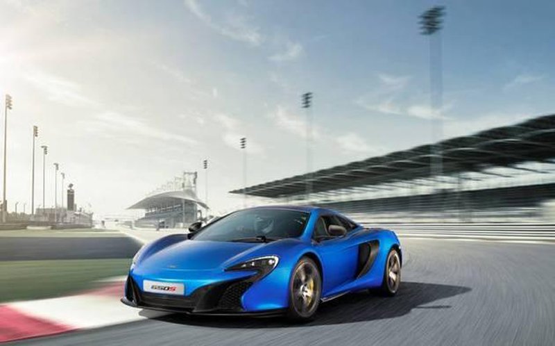 В сети появились официальные снимки суперкара McLaren 650S  