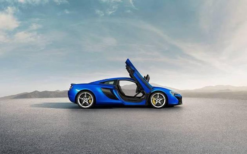 В сети появились официальные снимки суперкара McLaren 650S  