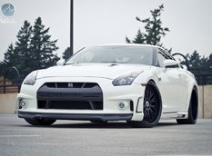 Nissan GT-R получил обвес Wald International и диски Modulare