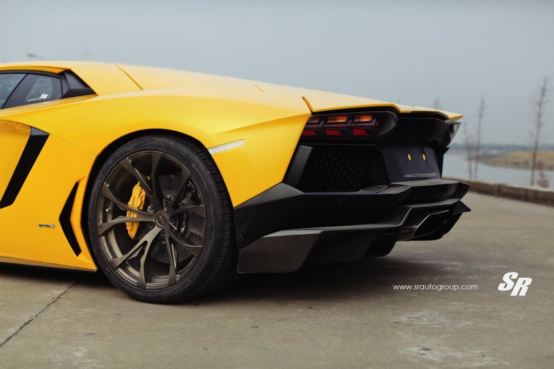 Lamborghini Aventador в обвесе PUR Aero от SR Auto Group