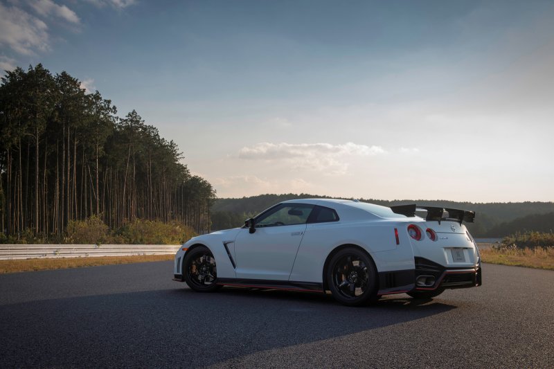 Nissan привезет в Женеву GT-R Nismo для европейского рынка