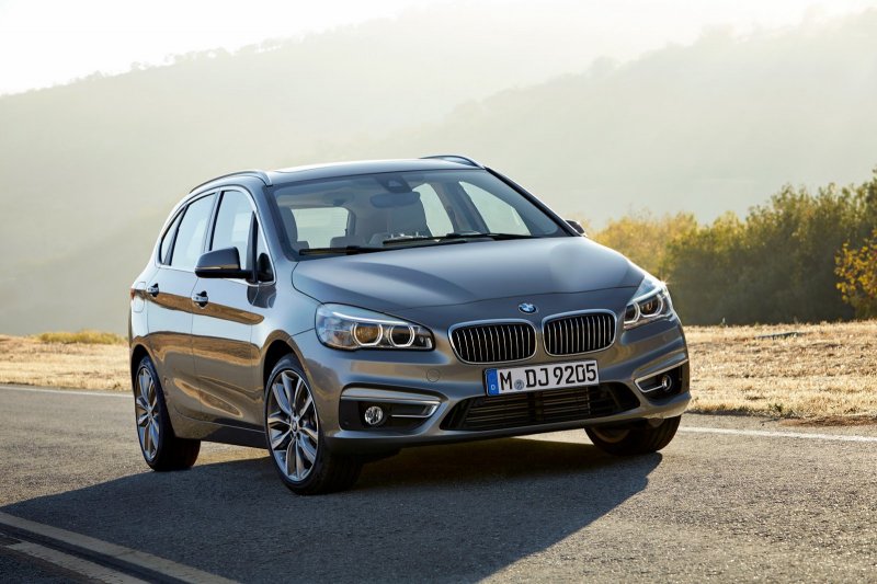 BMW рассекретил серийный компактвэн 2-Series Active Tourer