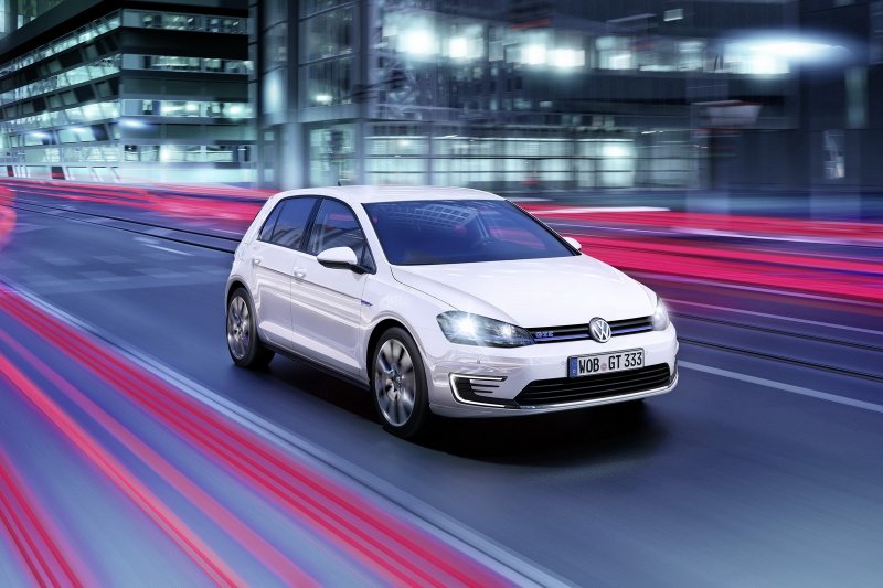 Volkswagen выпустил гибридный «хот-хэтч» Golf GTE