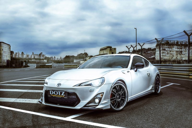 Ателье Dotz Shift добавили индивидуальности Toyota GT86