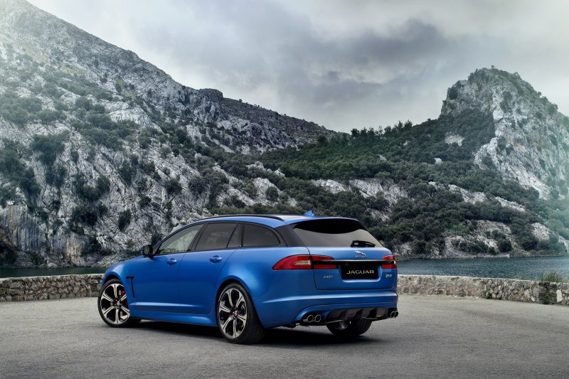 Jaguar рассекретил спортивный универсал XFR-S Sportbrake