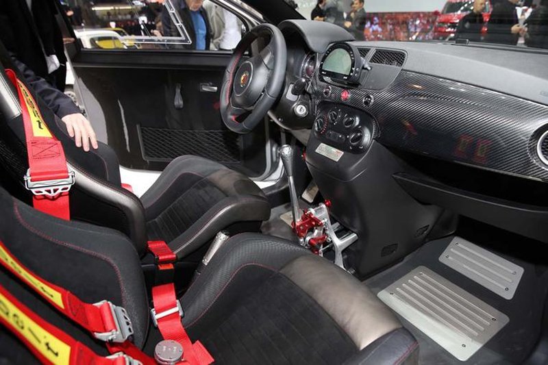 Женева 2014: Abarth представил самую быструю модель 695 Biposto