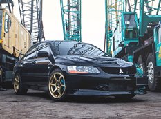 Mitsubishi Lancer Evolution IX в классическом азиатском тюнинге