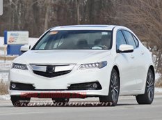 В сети появились шпионские фото серийной версии Acura TLX