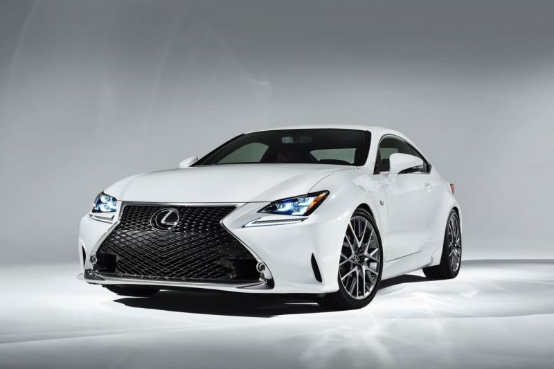 Lexus привезет в Женеву купе RC 350 F Sport