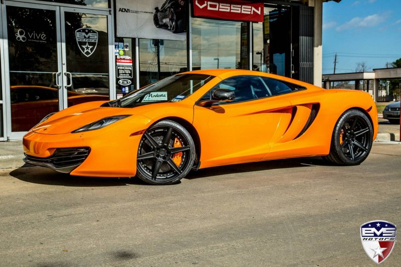 EVS Motors форсировал McLaren MP4-12C 