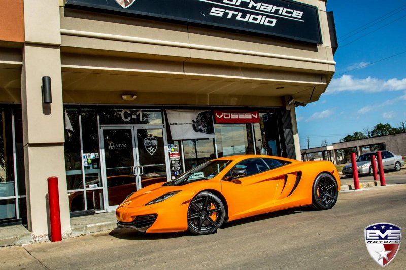 EVS Motors форсировал McLaren MP4-12C 