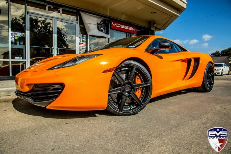 EVS Motors форсировал McLaren MP4-12C 