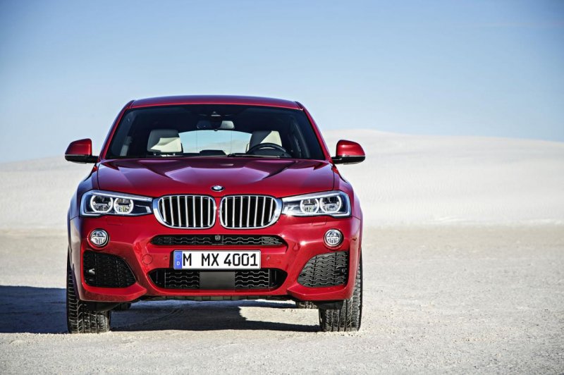 У BMW появился младший «купе-кроссовер» - модель X4