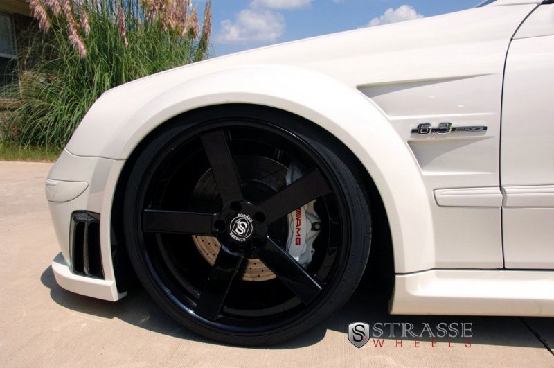 Mercedes-Benz CLK63 AMG Black Series на дисках Strasse Wheels