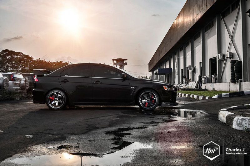 Mitsubishi Lancer Evolution X в индонезийском тюнинге  