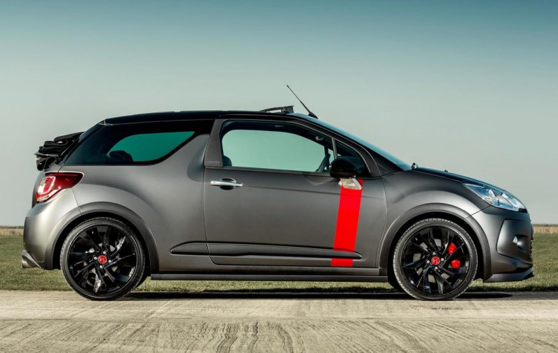 Citroen выпустил 100 экземпляров DS3 Cabrio Racing