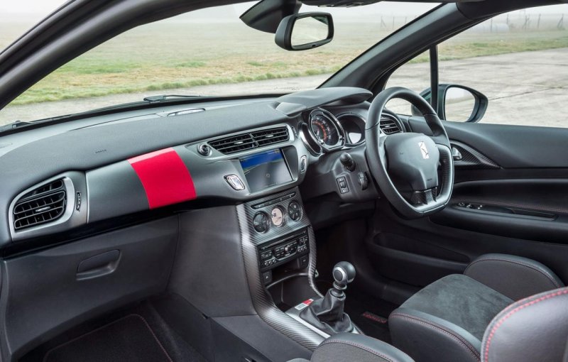 Citroen выпустил 100 экземпляров DS3 Cabrio Racing