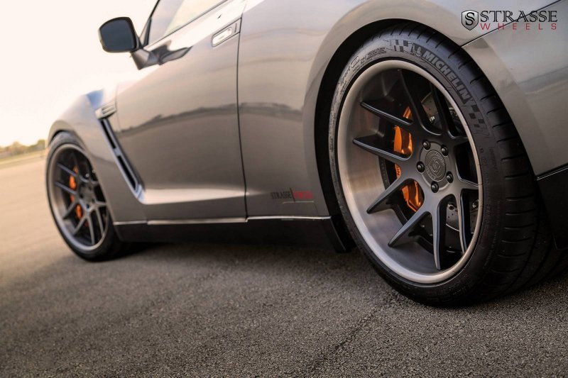 Nissan GT-R Black Edition от AMS Performance и Strasse Wheels