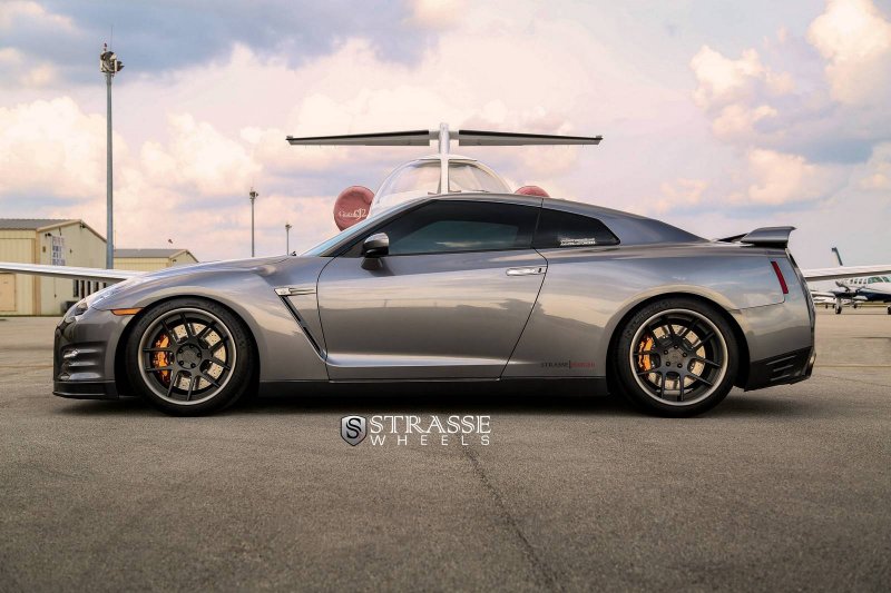 Nissan GT-R Black Edition от AMS Performance и Strasse Wheels