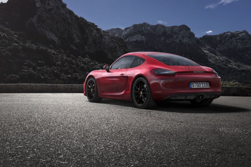 Porsche представил новые модификации Boxster GTS и Cayman GTS