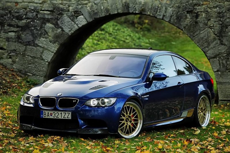 Petersport представил спорткупе BMW M500 GTR Golden Edition