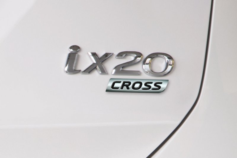 Hyundai ix20 получил вседорожную версию Cross 