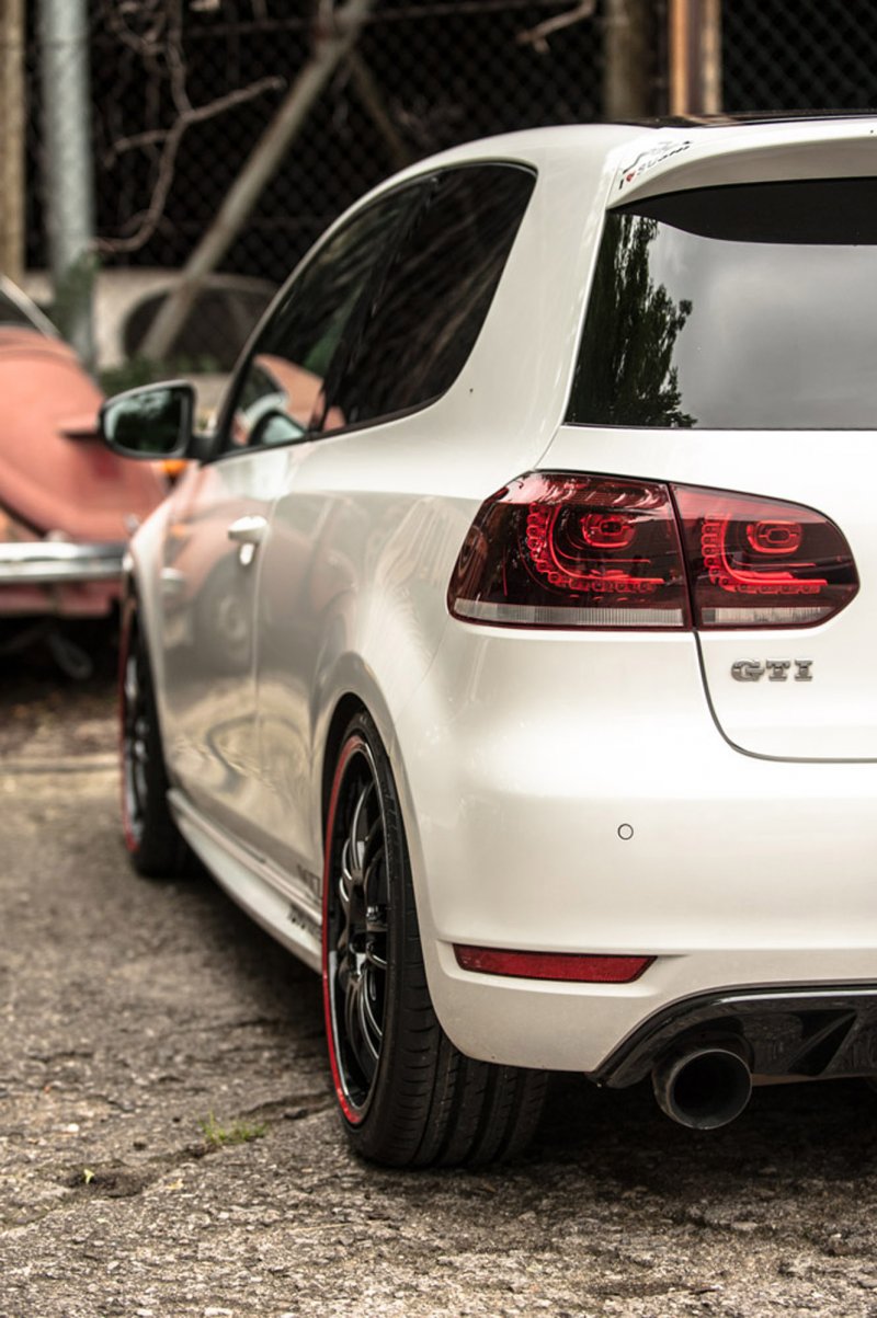 Volkswagen Golf GTI Edition 35 от Dotz Shift