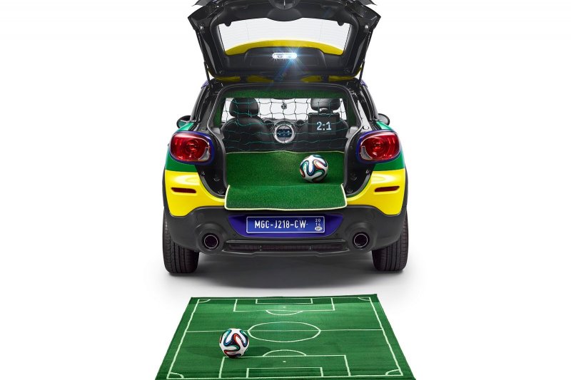 MINI представил Paceman GoalCooper Edition