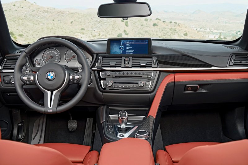 У BMW M4 появилась открытая версия