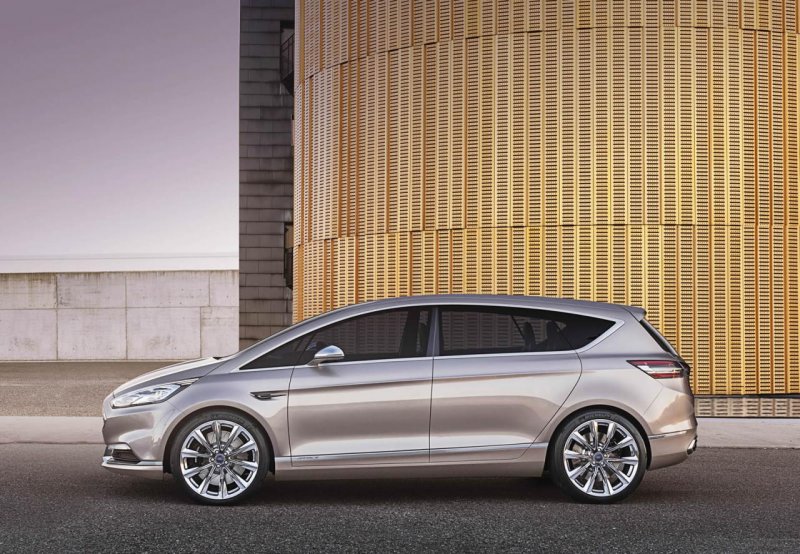 Ford представил премиальный минивэн S-MAX Vignale