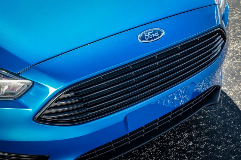 Ford рассекретил обновленный Focus в кузове седан 