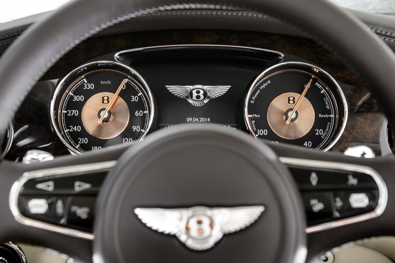 В Пекине покажут гибридную версию Bentley Mulsanne